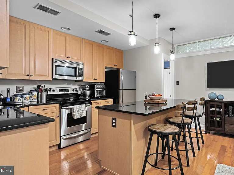6 S Strawberry St #10 — Photo 10
