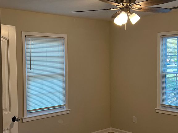 5th image of 2611 Davis Park Rd