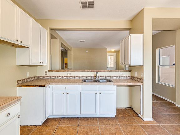 5th image of 6236 S Sunrise Valley Dr