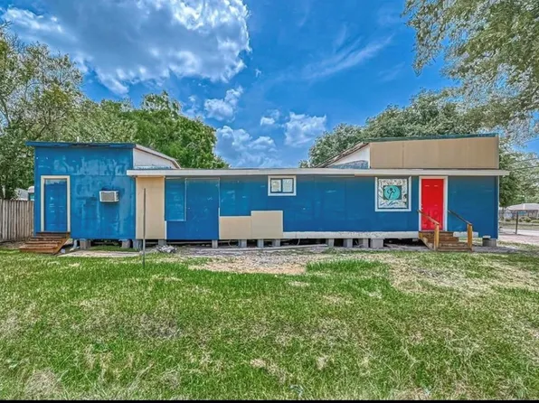 5724 Cavalcade St, Houston, TX 77026