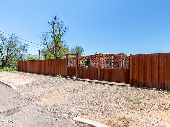 2nd image of 350 E Blacklidge Dr
