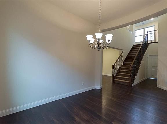 5th image of 2304 Terry Ave