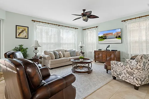 4 W Waterside St #ID1472656P Photo 1