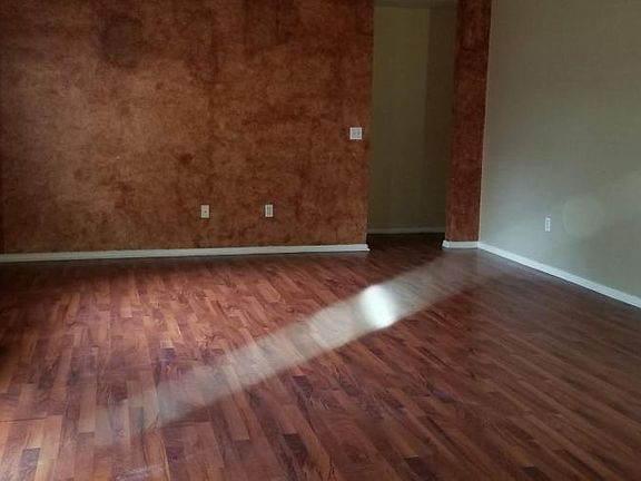 2nd image of 1200 Meadowlake Dr