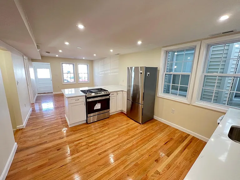 79 Moreland St #1 — Photo 1