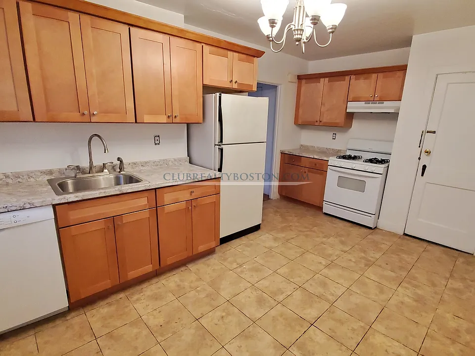 23 Brock St #2