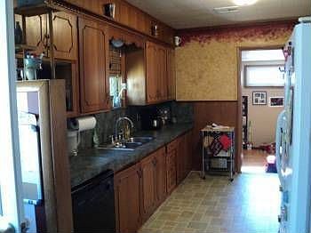 3rd image of 900 W Wilson Ave