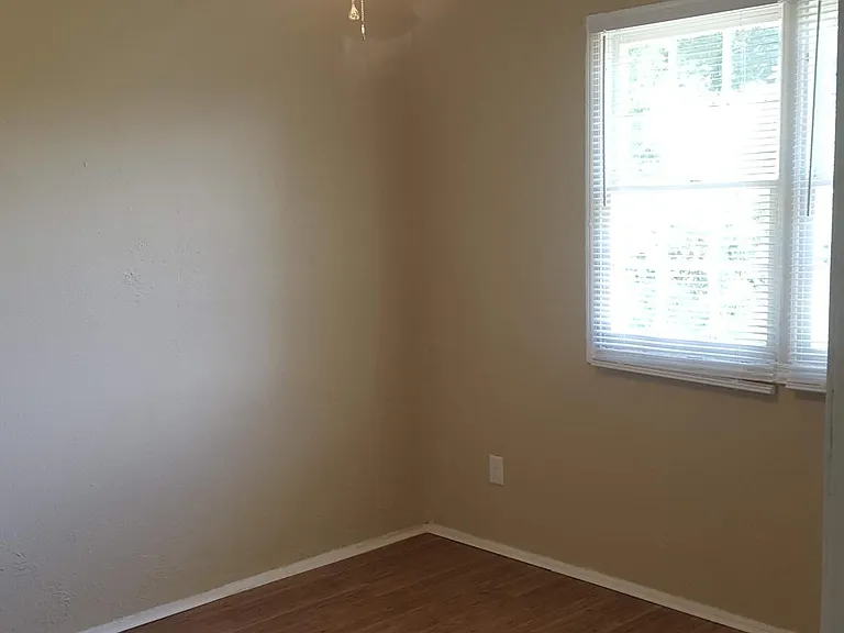 3122 Bell Dr — Photo 10
