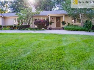 5800 Howe Dr, Fairway, KS 66205
