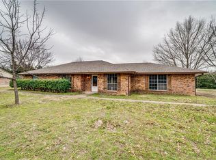 1410 Silver River Rd, Midlothian, TX 76065