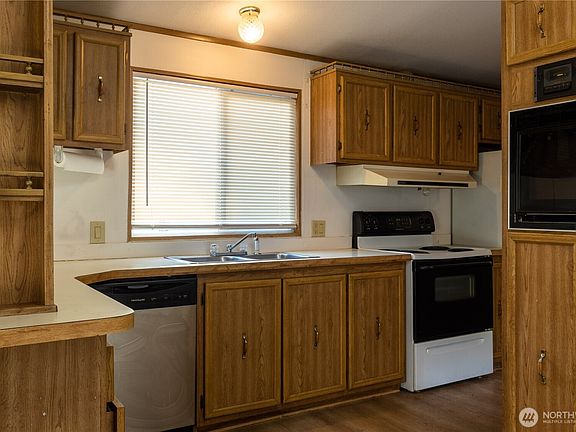 4th image of 105 E Cox #7
