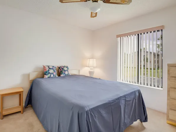 715 Sunny Pine Way #H2, Greenacres, FL 33415