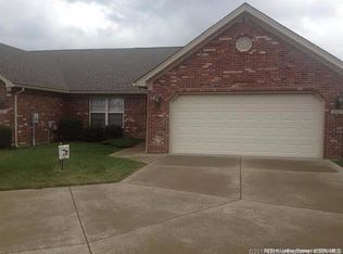 8413 Hunters Trce, Sellersburg, IN 47172