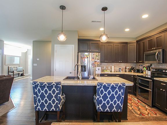 4th image of 3637 Meridian Dr