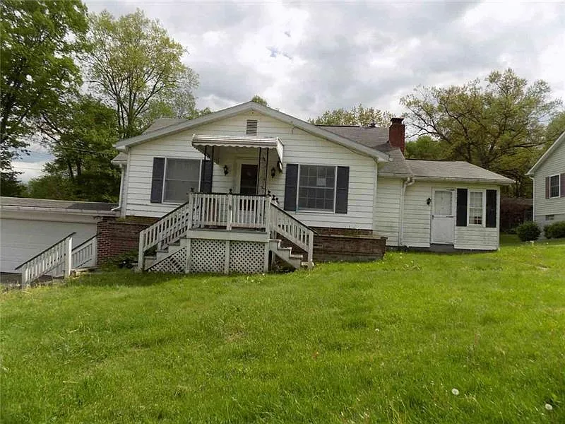 487 W Park St photo 1
