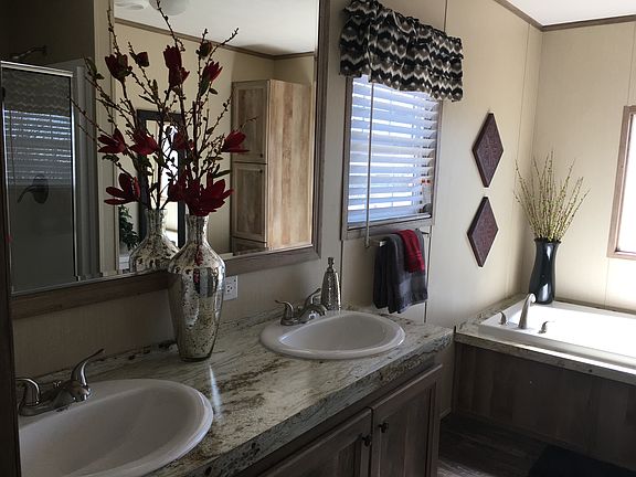5th image of 32 Eagle Creek Dr
