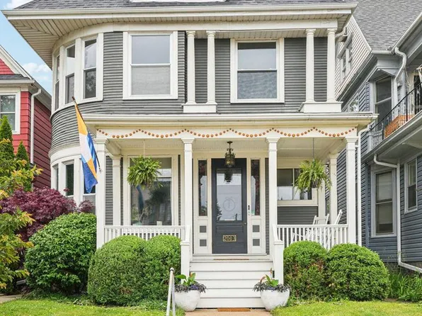 2003 North Bartlett AVENUE, Milwaukee, WI 53202