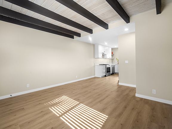 5th image of 3501 Marguerite St APT 3
