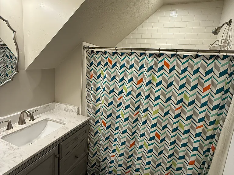 592 N Hills Ct — Photo 41