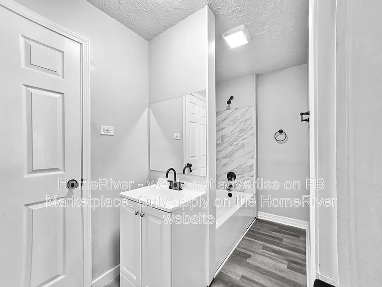 2304 Rockford Ln — Photo 10