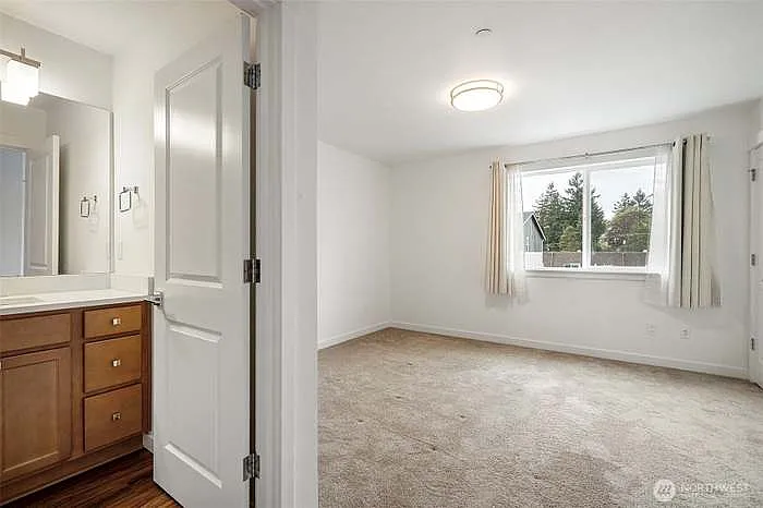 18128 1st Pl SW — Photo 3