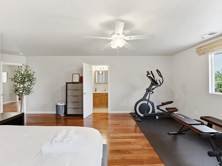 609 Stanford Ave — Photo 36