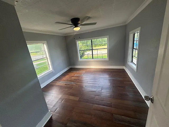 105 N Carver St — Photo 4