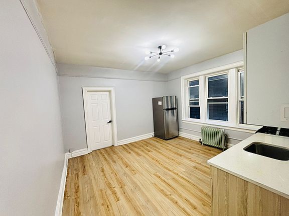 4th image of 319 Summit Ave APT 4