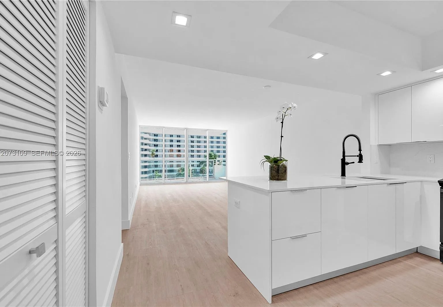 5600 Condo — Photo 4