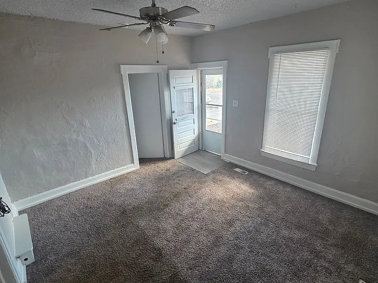 Knight Apartments and Sunlight Townhomes - located in historic downtown Greeley! — Photo 88