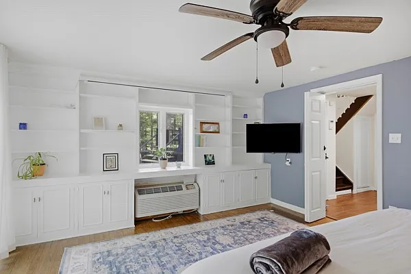 2 bed, 900 sqft, $4,000 — Photo 3