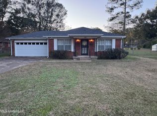 222 N Heard St, Senatobia, MS 38668