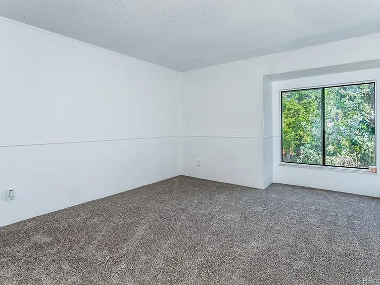 418 Wright St #303 — Photo 4