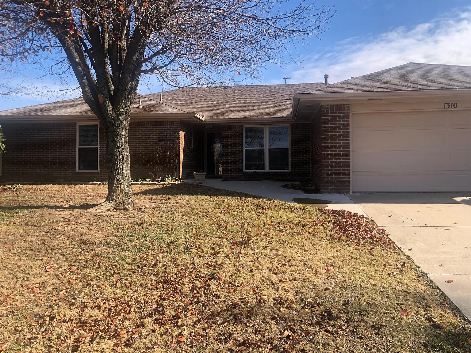 1310 Willow Brook St — Photo 1