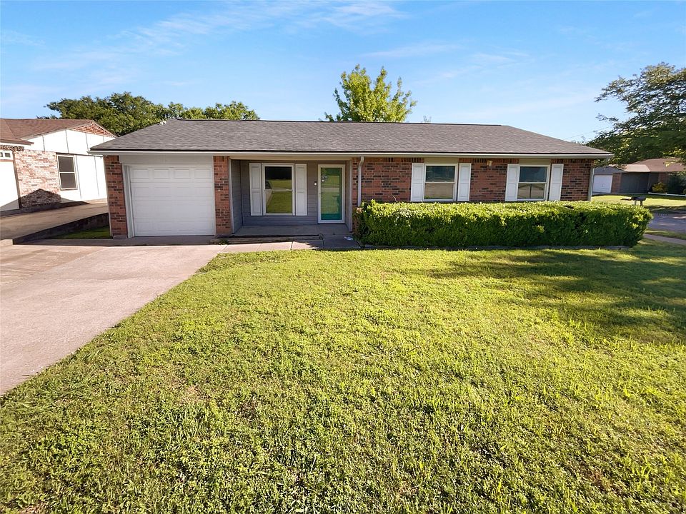 1st image of 739 Sun Valley Dr