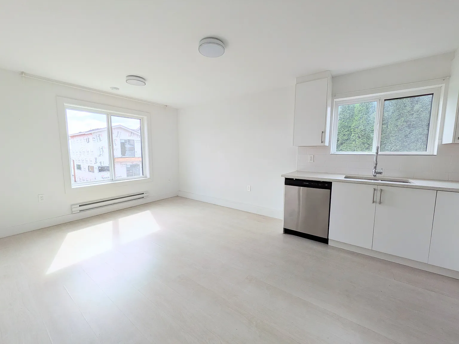 1202A Hammond Ave, Coquitlam — Photo 2