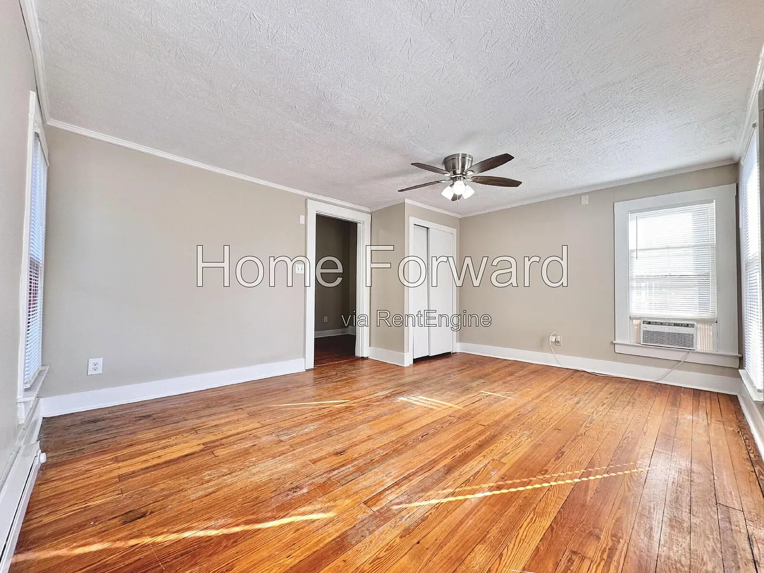 1 bed, 1.0 bath, $950 — Photo 2