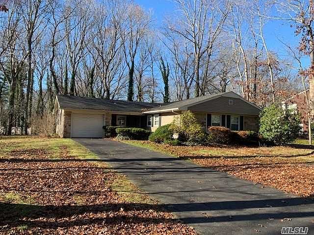 1st image of 10 Seabrook Ln
