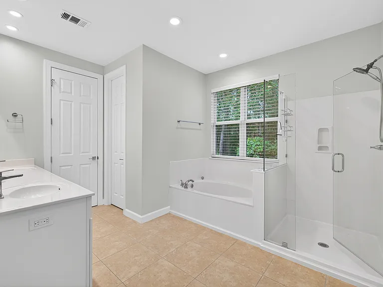 Large Master Bath Ensuite