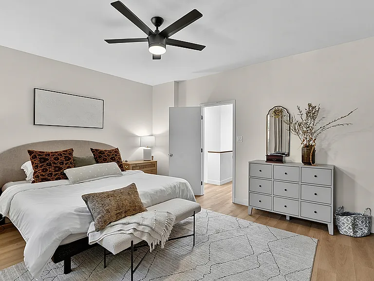 2809 N Wolcott Ave #I — Photo 6