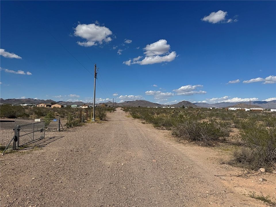 2nd image of 4720 N Elfrida Rd