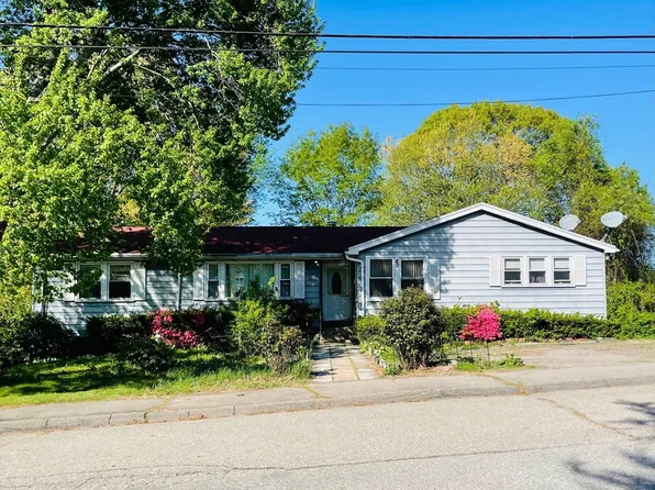 38-40 Hollis St, Randolph, MA 02368