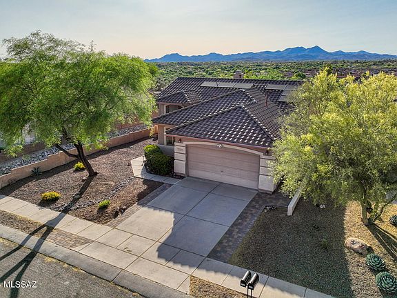 3rd image of 2537 E Big View Dr