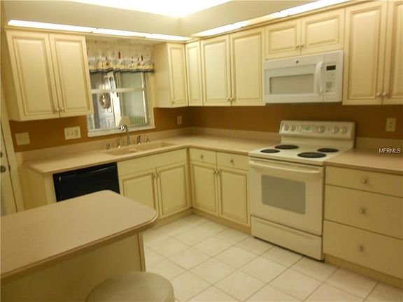 5th image of 618 Cherrywood Dr