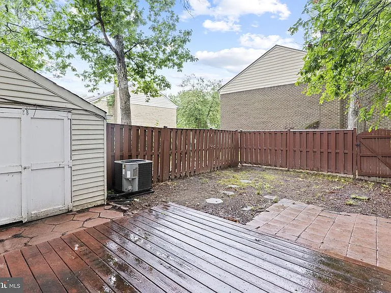 1718 Brightwell Ct — Photo 21