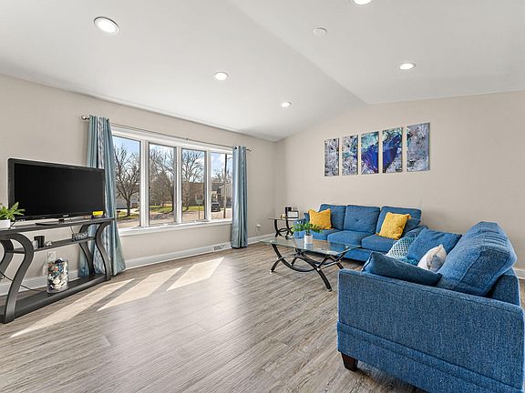 5th image of 418 Teibel Dr