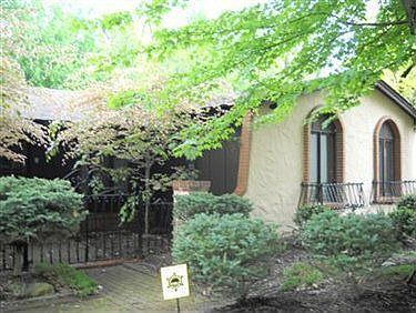 2nd image of 6959 Traymore Ct