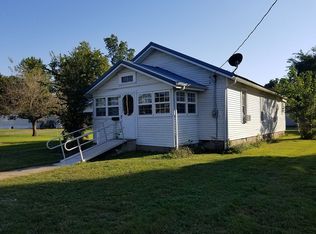 614 E 9th St, Metropolis, IL 62960