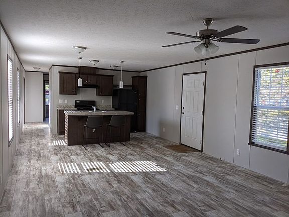 3rd image of 461 Lazy River Way
