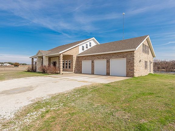 4th image of 231 Sanchez Creek Dr